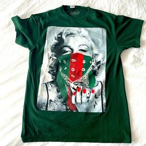 Green T-shirt! Medium. Merlin Monroe with bandana and diamond in her hand.